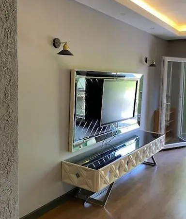 Apartment Lupin Muestakil Terasli Ev *